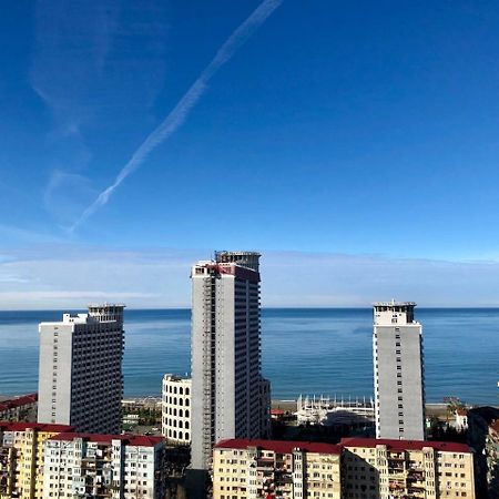 Cozy Bright Apartment With Amazing Sea View 巴统 外观 照片