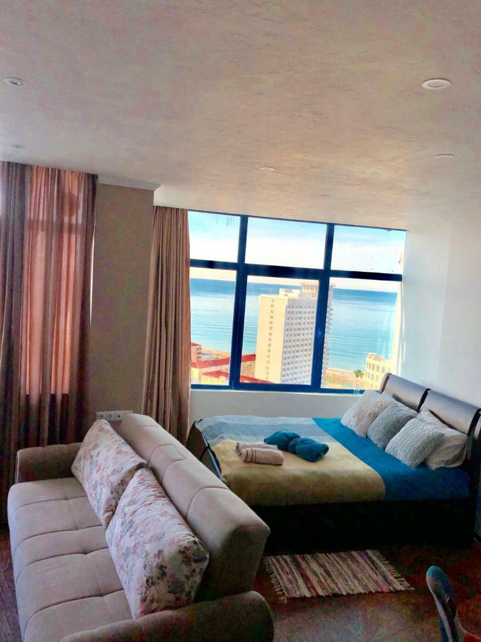 Cozy Bright Apartment With Amazing Sea View 巴统 外观 照片