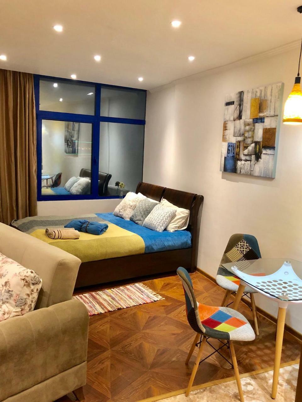 Cozy Bright Apartment With Amazing Sea View 巴统 外观 照片