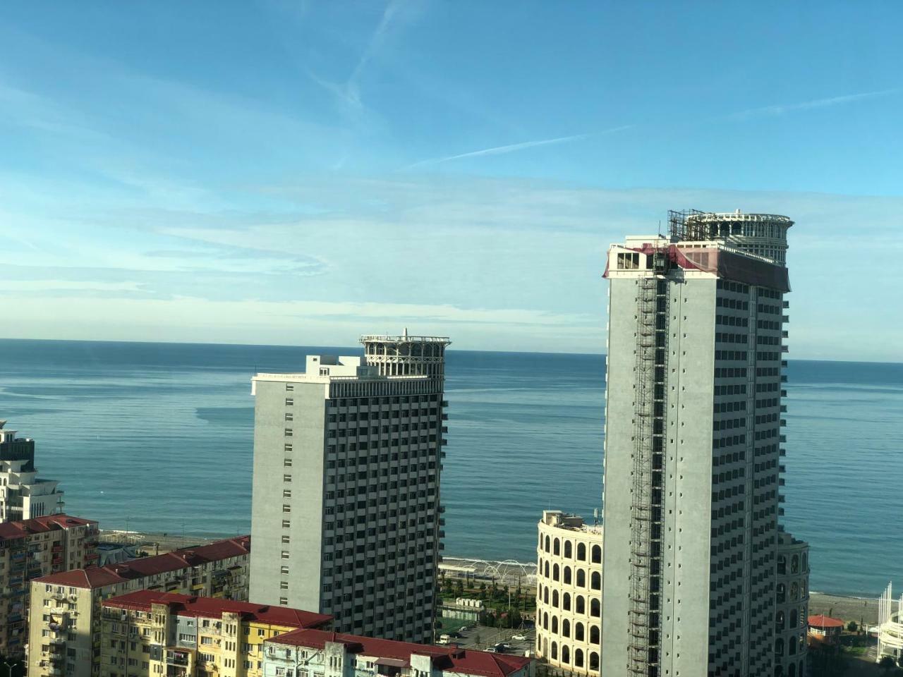 Cozy Bright Apartment With Amazing Sea View 巴统 外观 照片