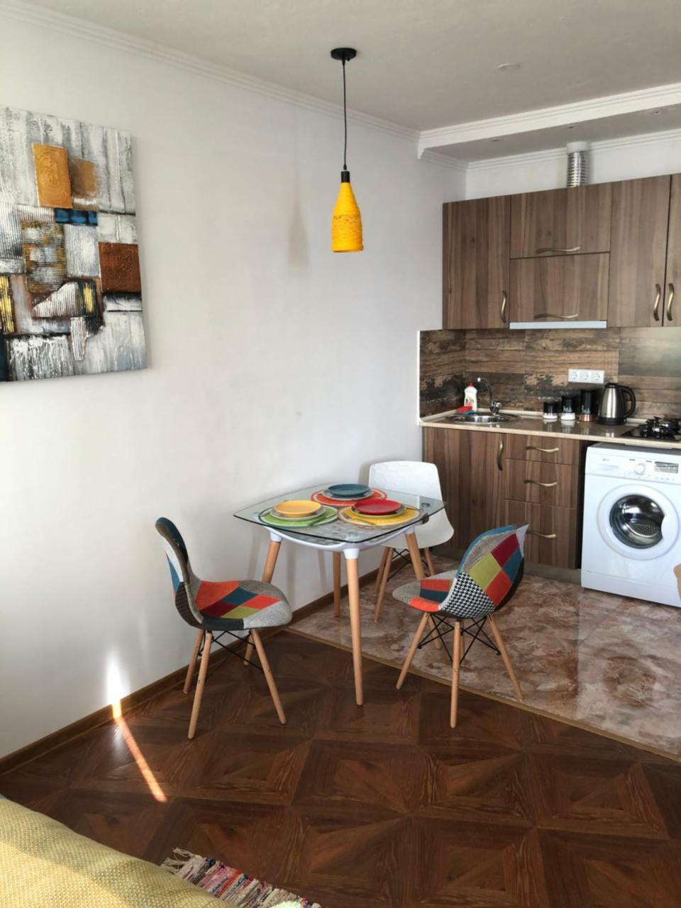 Cozy Bright Apartment With Amazing Sea View 巴统 外观 照片
