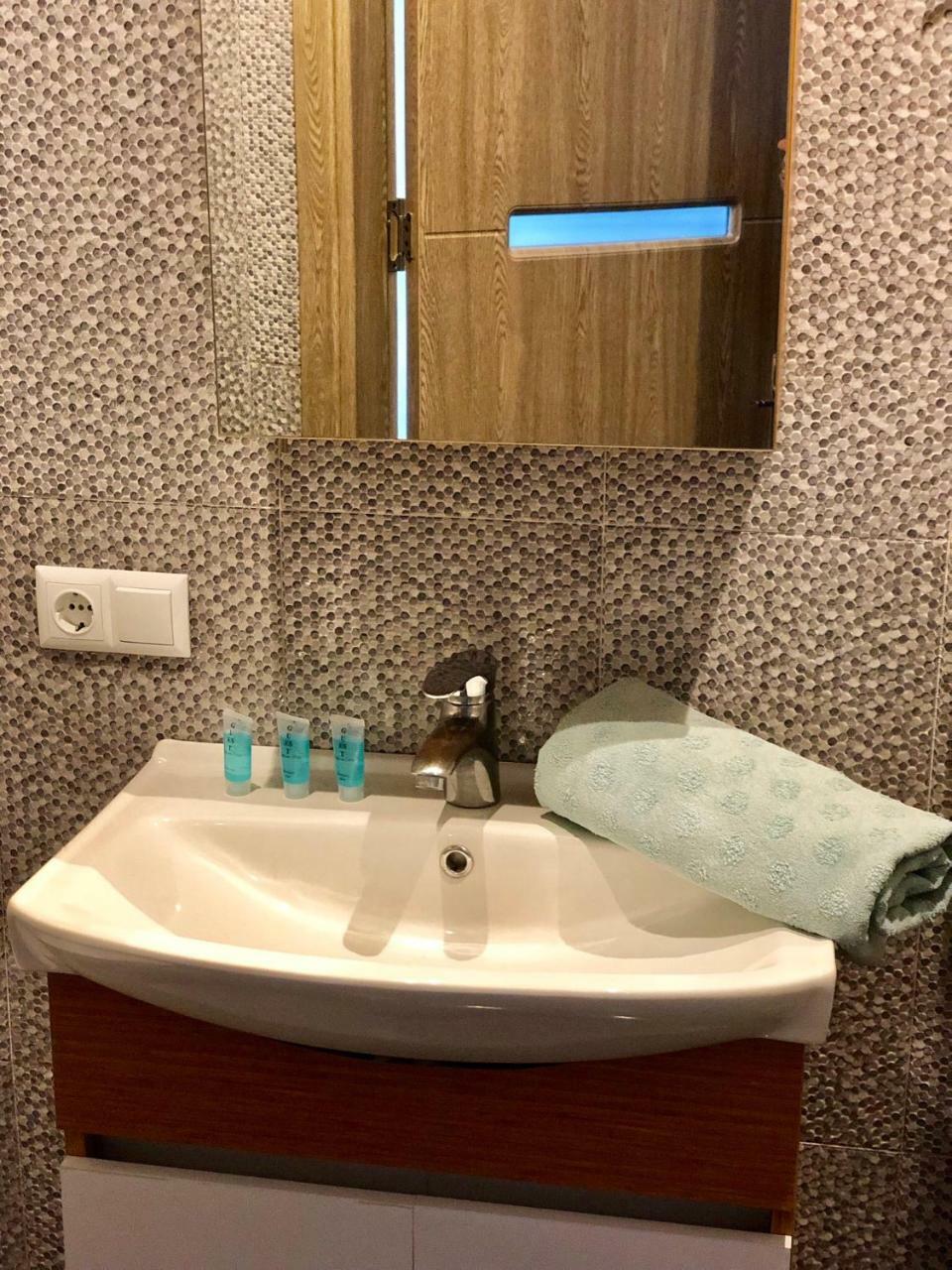 Cozy Bright Apartment With Amazing Sea View 巴统 外观 照片